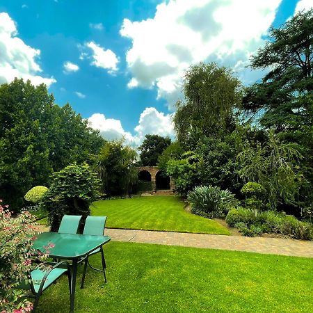 Amoris Guest House-Lynnwood Pretoria-Noord エクステリア 写真