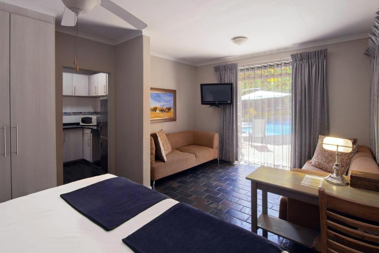 Amoris Guest House-Lynnwood Pretoria-Noord エクステリア 写真