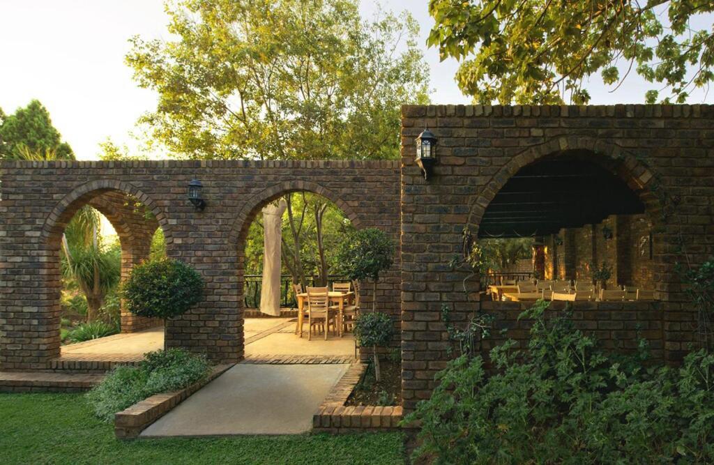 Amoris Guest House-Lynnwood Pretoria-Noord エクステリア 写真