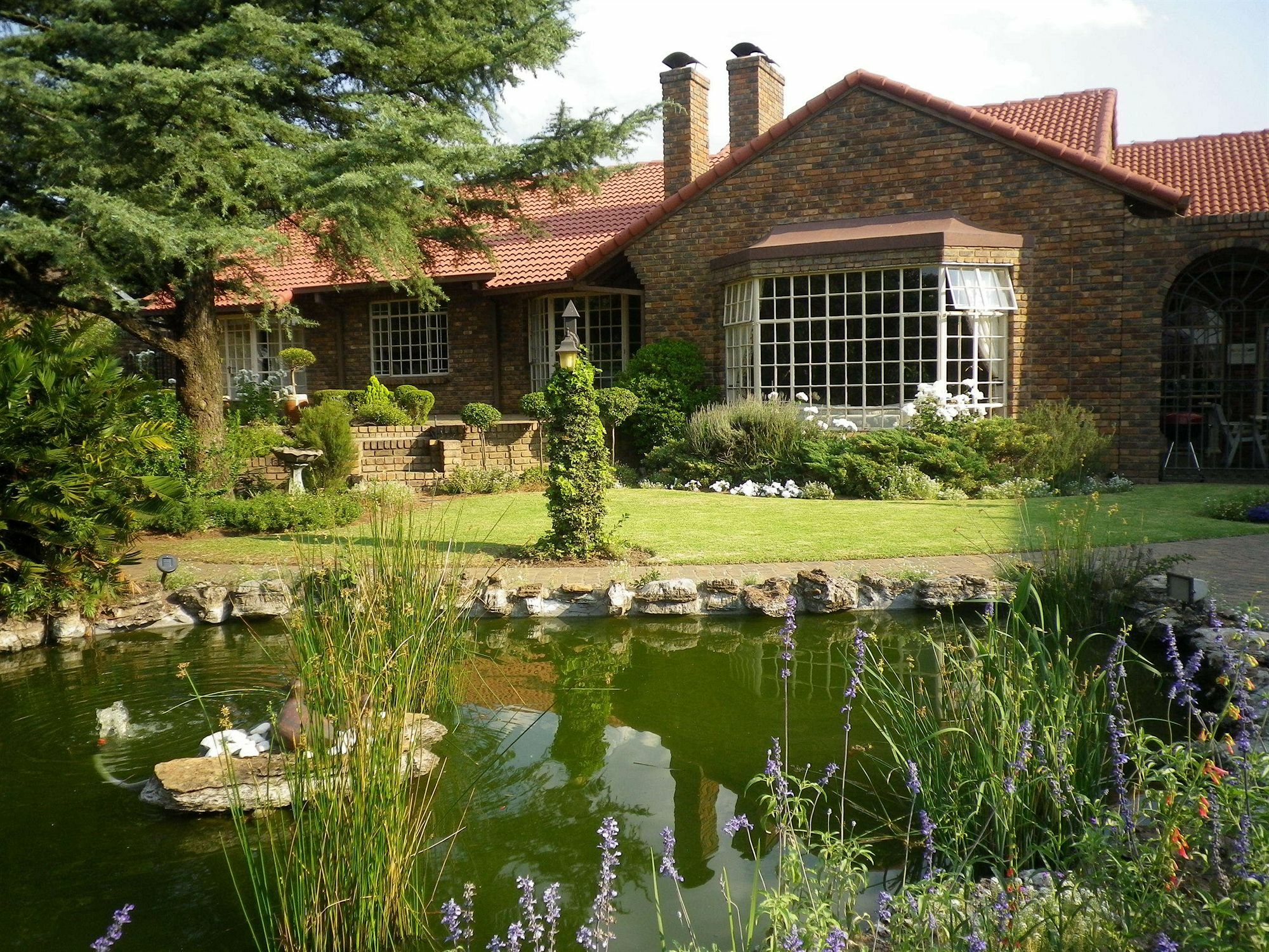 Amoris Guest House-Lynnwood Pretoria-Noord エクステリア 写真