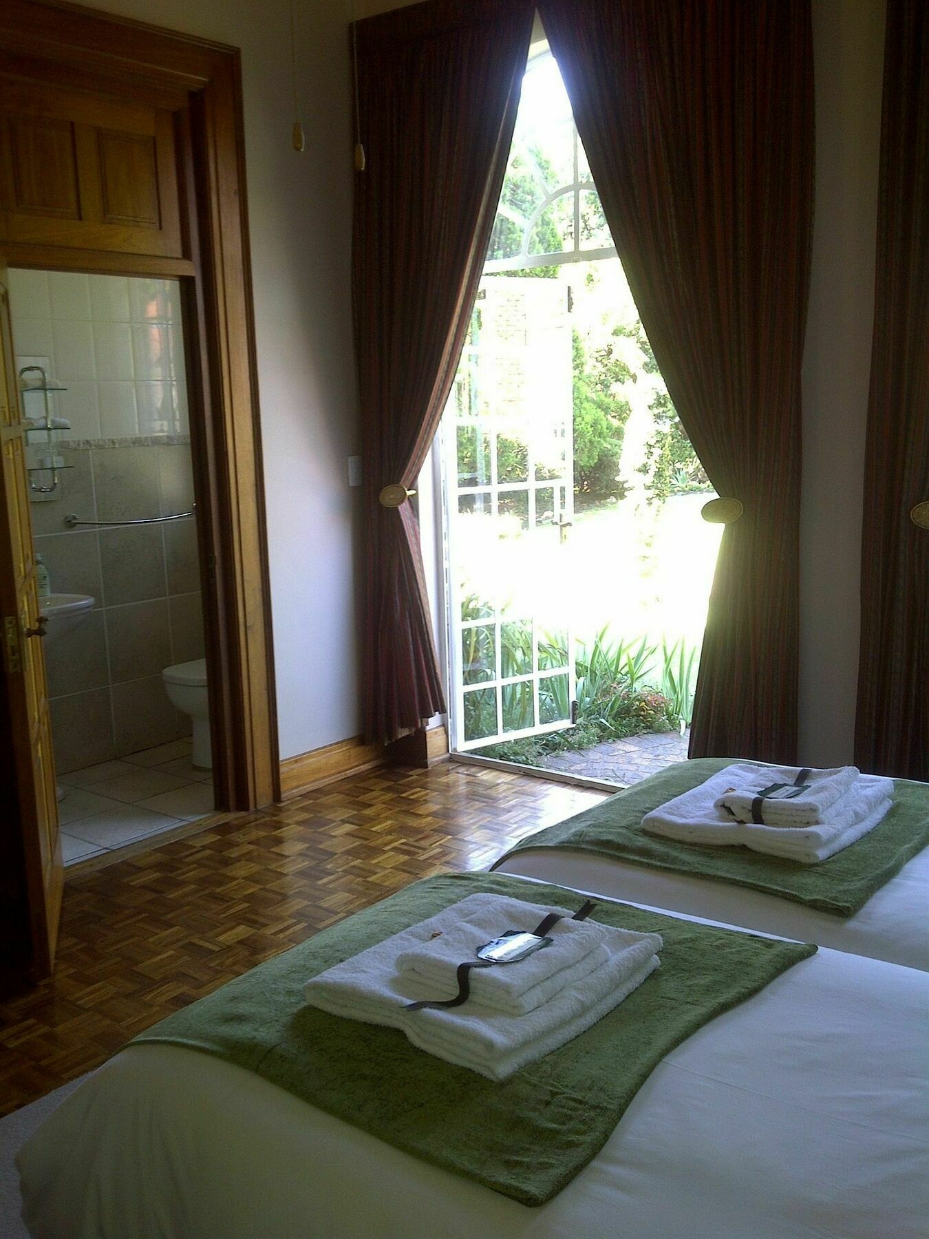 Amoris Guest House-Lynnwood Pretoria-Noord エクステリア 写真